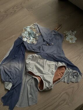 Girls' Blue Floral-Appliqué One-Shoulder Dance Costume